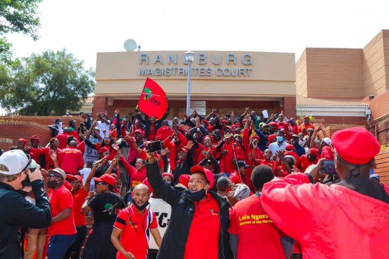 Media kry skuld vir vertraging in Malema en Ndlozi se verhoor