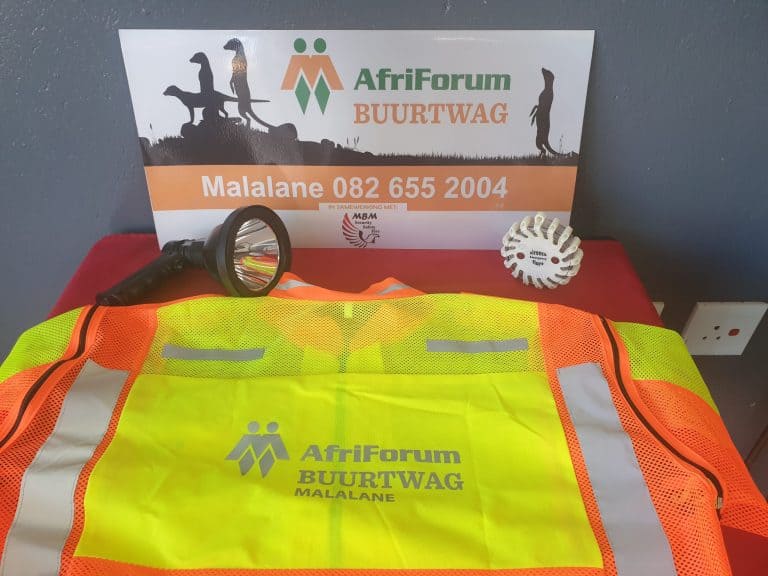 AfriForum se Malalane-buurtwag ontvang toerusting   