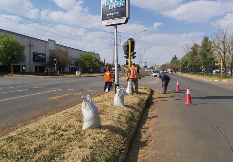 Gemeenskap gryp in om verval in Potchefstroom te stuit