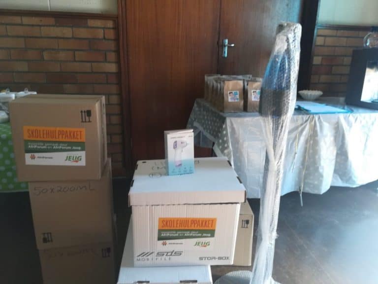 AfriForum se Groter Pretoria-takke voorsien hulppakkette aan 58 skole