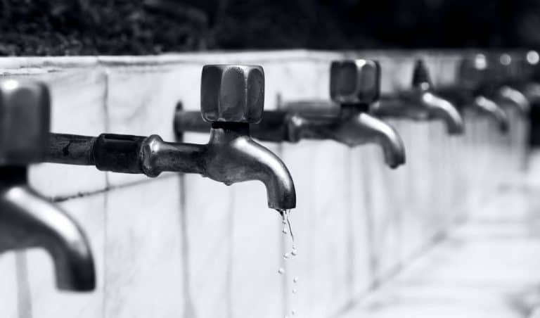 AfriForum se Bronkhorstspruit-tak voorsien die gemeenskap van 10 000 liter water