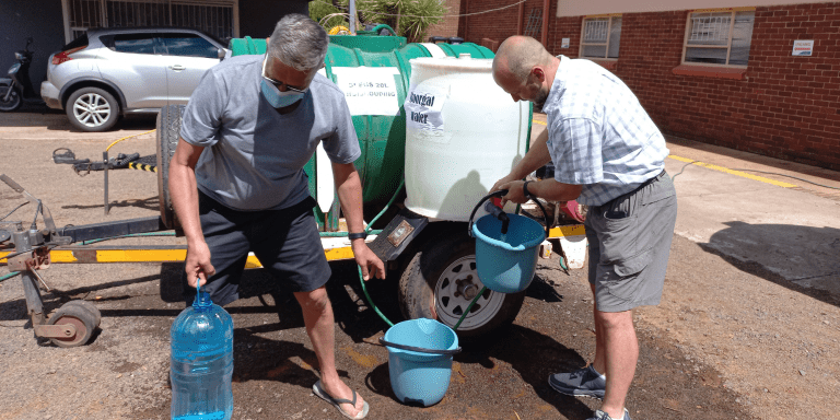 AfriForum-takke verleen hulp aan Bloem-inwoners tydens waterkrisis