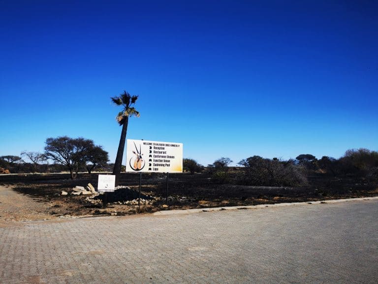 AfriForum span waterkar in Kimberley in om brande te blus