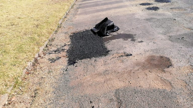 Machadodorp branch repairs 35 potholes in Tobias Street