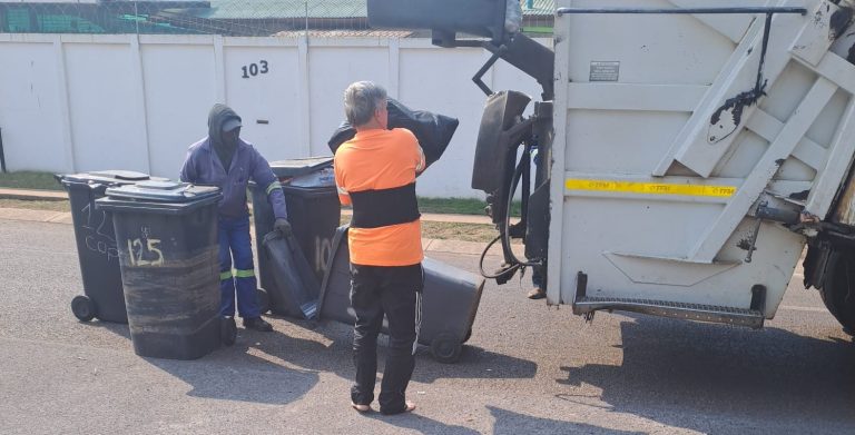 Refuse removal fiasco: AfriForum’s Pretoria West branch jumps in to help