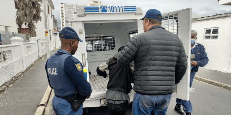 AfriForum se Strand Patrol-buurtwag arresteer 21 misdadigers in September