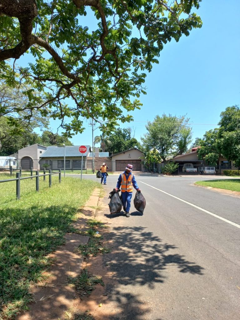 Bloem toe en terug: Dít is hoeveel kilometers buurtspan aflê om Pretoria-Noord te laat blink