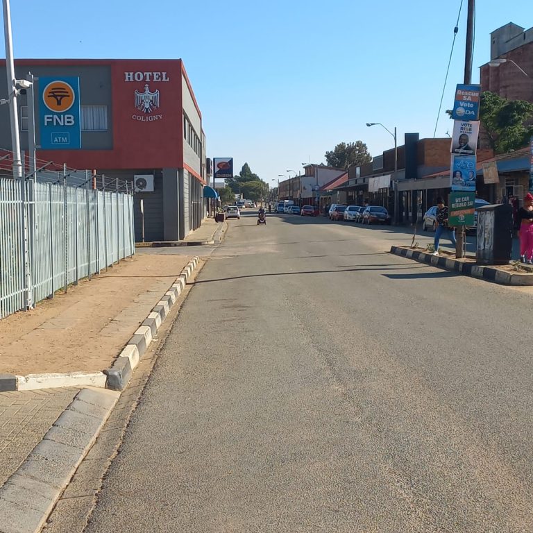 AfriForum neem voortou met skoonmaak van Voortrekkerstraat in Coligny