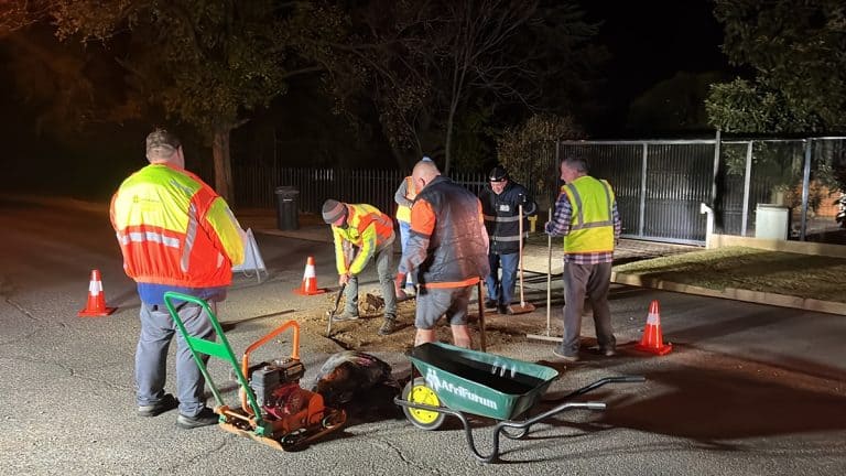 Neither cold nor darkness can stop Benoni branch from repairing potholes