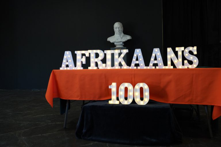 Taallimpiese Spele verskaf pret in Afrikaans